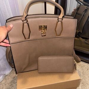 Tan purse w/wallet